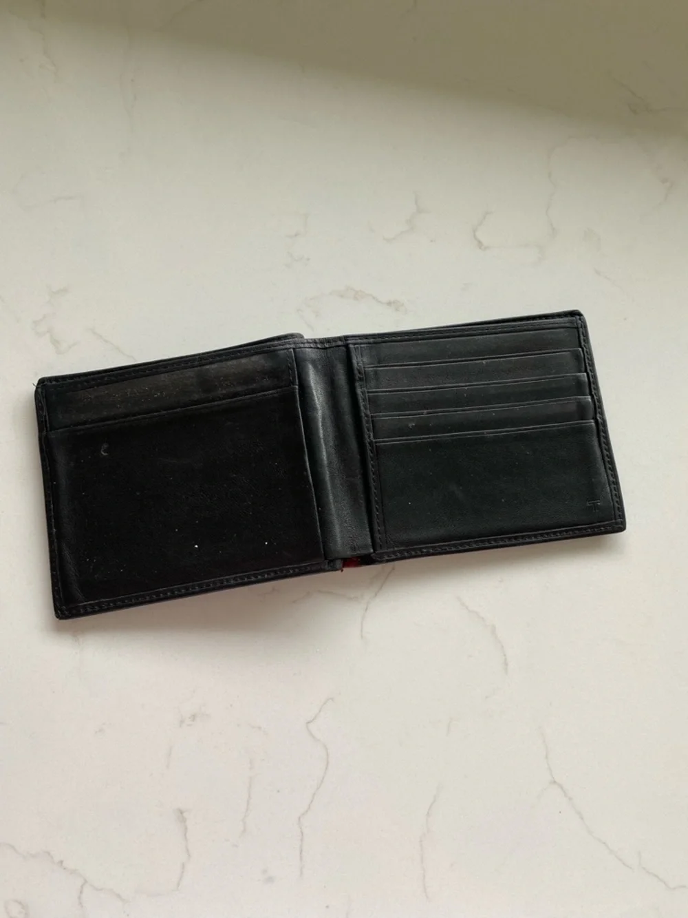Tumi Black Leather Men's Bifold Card & Cash Wallet